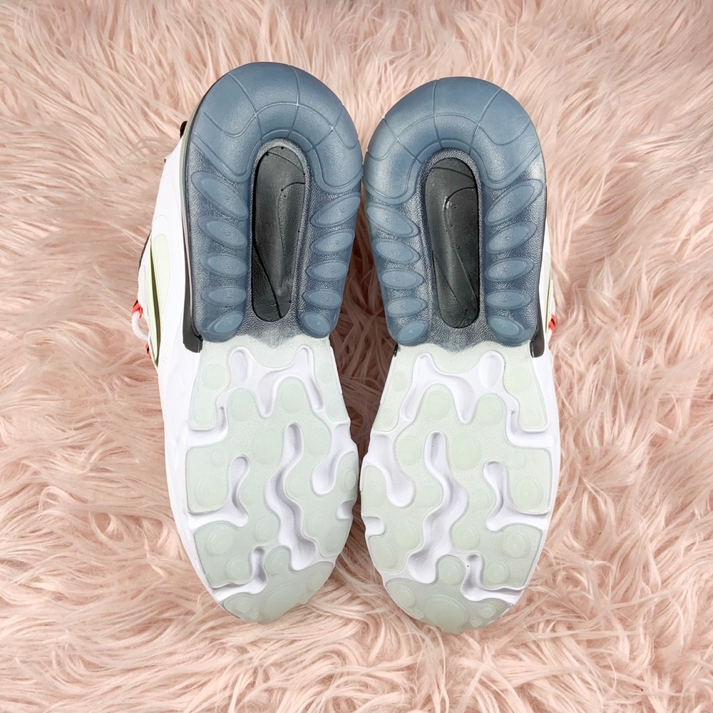 New Nike Women’s Air Max 270 React - Picture 5 of 8